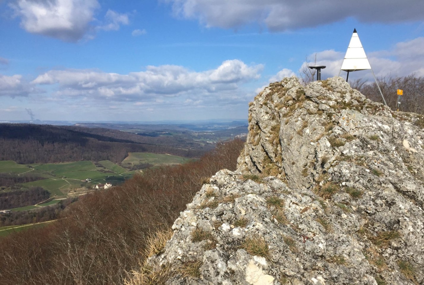 10 Gründe, warum wir im März schon wandern gehen • Schweizer Wanderwege