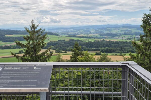 Vom hohen Stahlturm zum tiefen Sodbrunnen