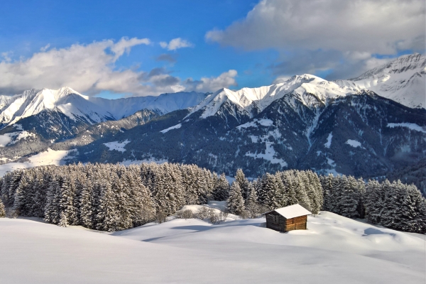 Belle randonnée hivernale dans la Surselva