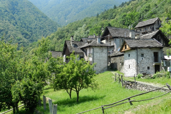 Malerische Weiler im Val d’Ossola
