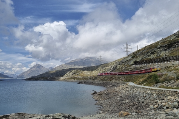 Über die Alp Grüm auf den Berninapass