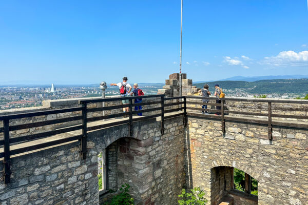 Von Burg zu Burg vor den Toren von Basel