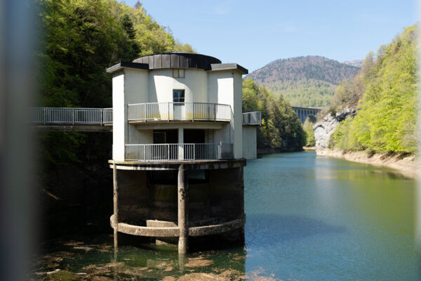 Durch die grüne Schlucht: die Gorges de l’Orbe