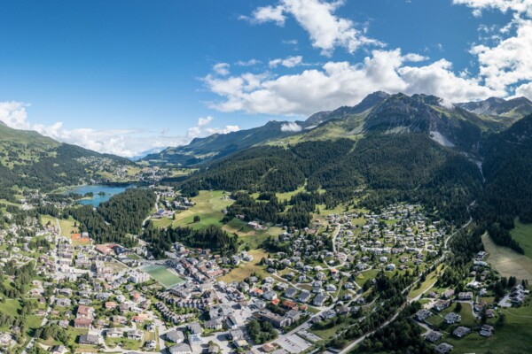 Zwischen Alpweiden und Felslandschaft