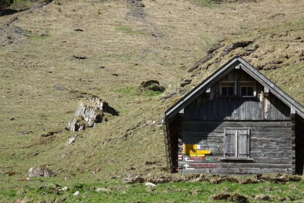 Steinbockweg-Rundwanderung bei Weisstannen