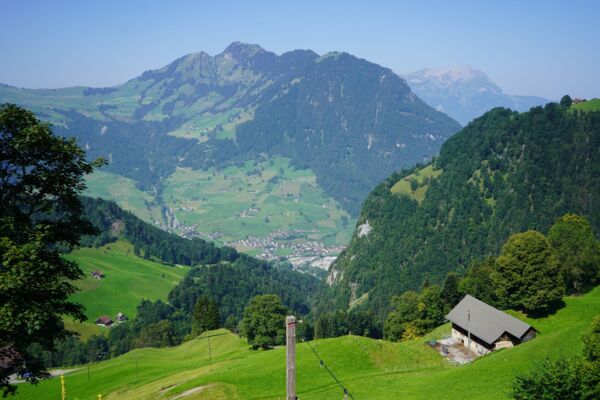 Seilbahnen, Bergwiesen und Flechtenwälder