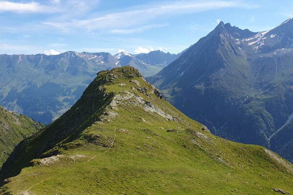 Cabane des Aiguilles Rouges d'Arolla 2829m