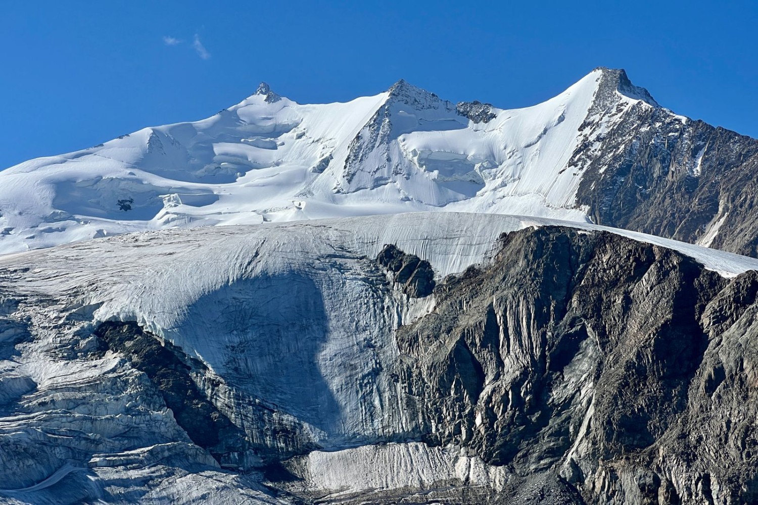 Le Nadelhorn, le Stecknadelhorn et le Hobärghorn (de gauche à droite).