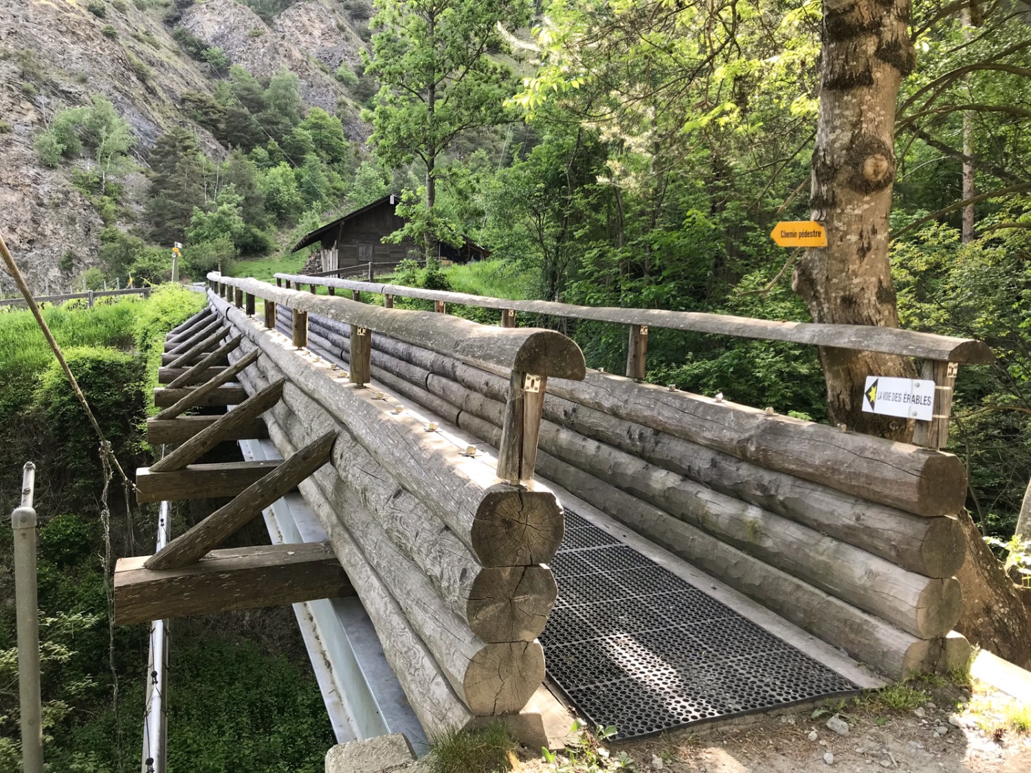 Le torrent alpestre La Fare fait son retour à la fin de la randonnée. Photo: Ulrike Marx