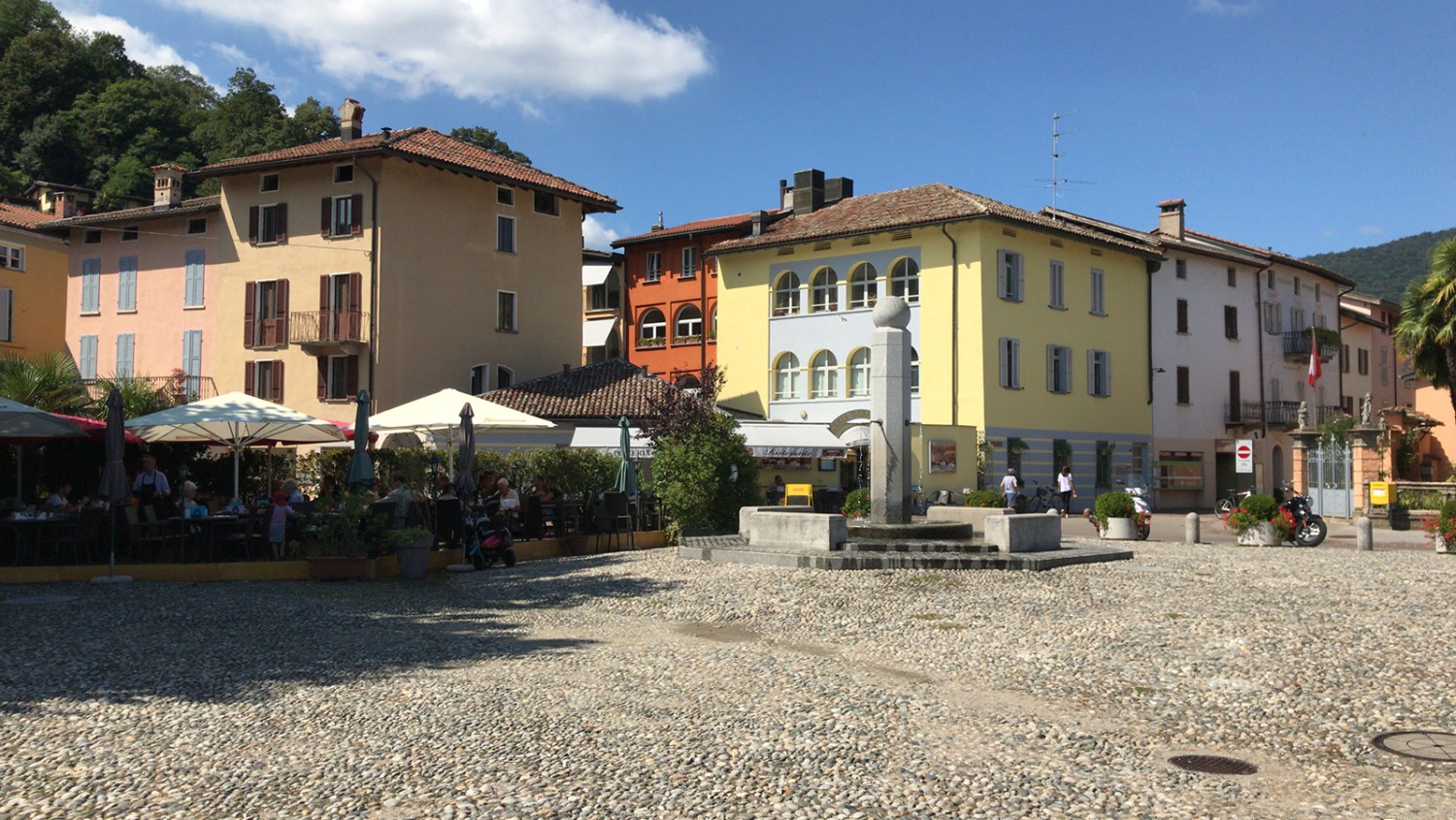 Piazza in Caslano
Bilder: Werner Forrer