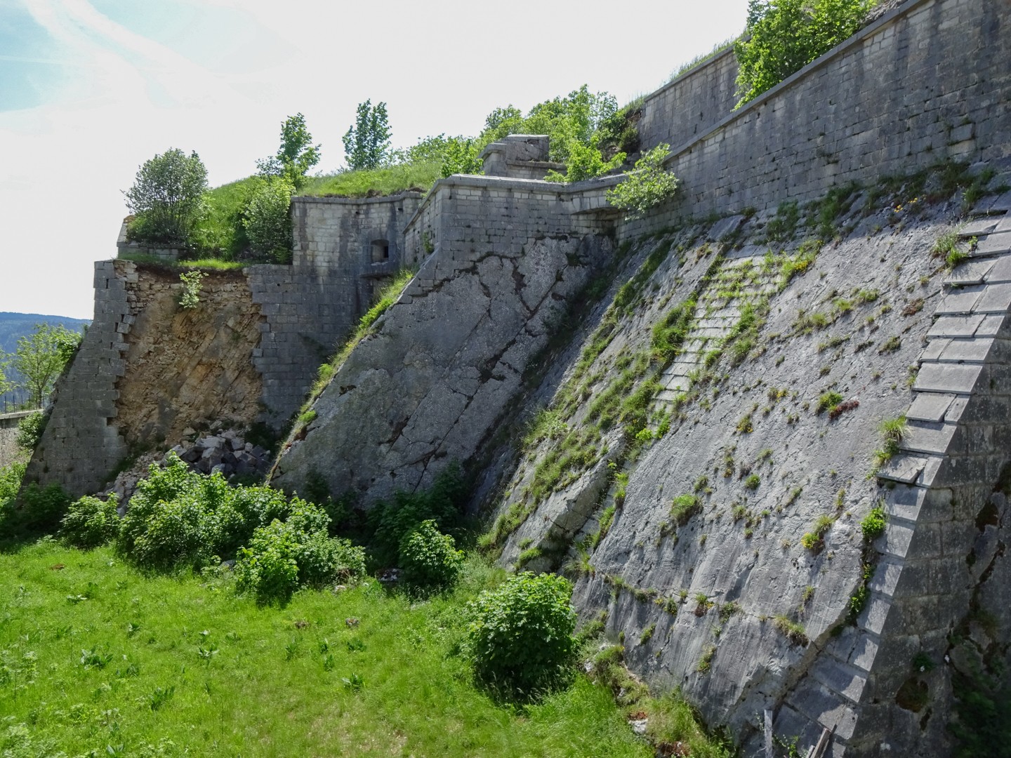Das Fort Mahler diente einst dem Schutz des Château de Joux.