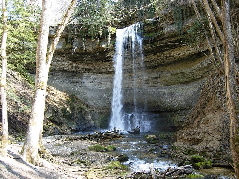 Der imposante Wasserfall Cascade du Dard in der Nähe von Croy. Bild: Anne-Marie Ley