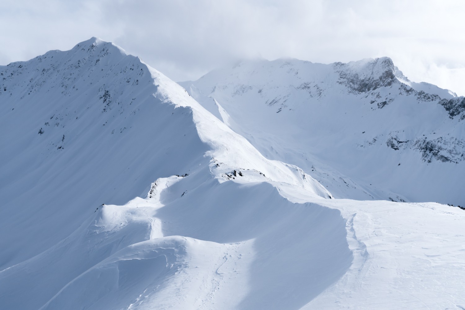 Aussicht auf den Piz Zavretta und den Tschimas da Tisch. Bild: Jon Guler 