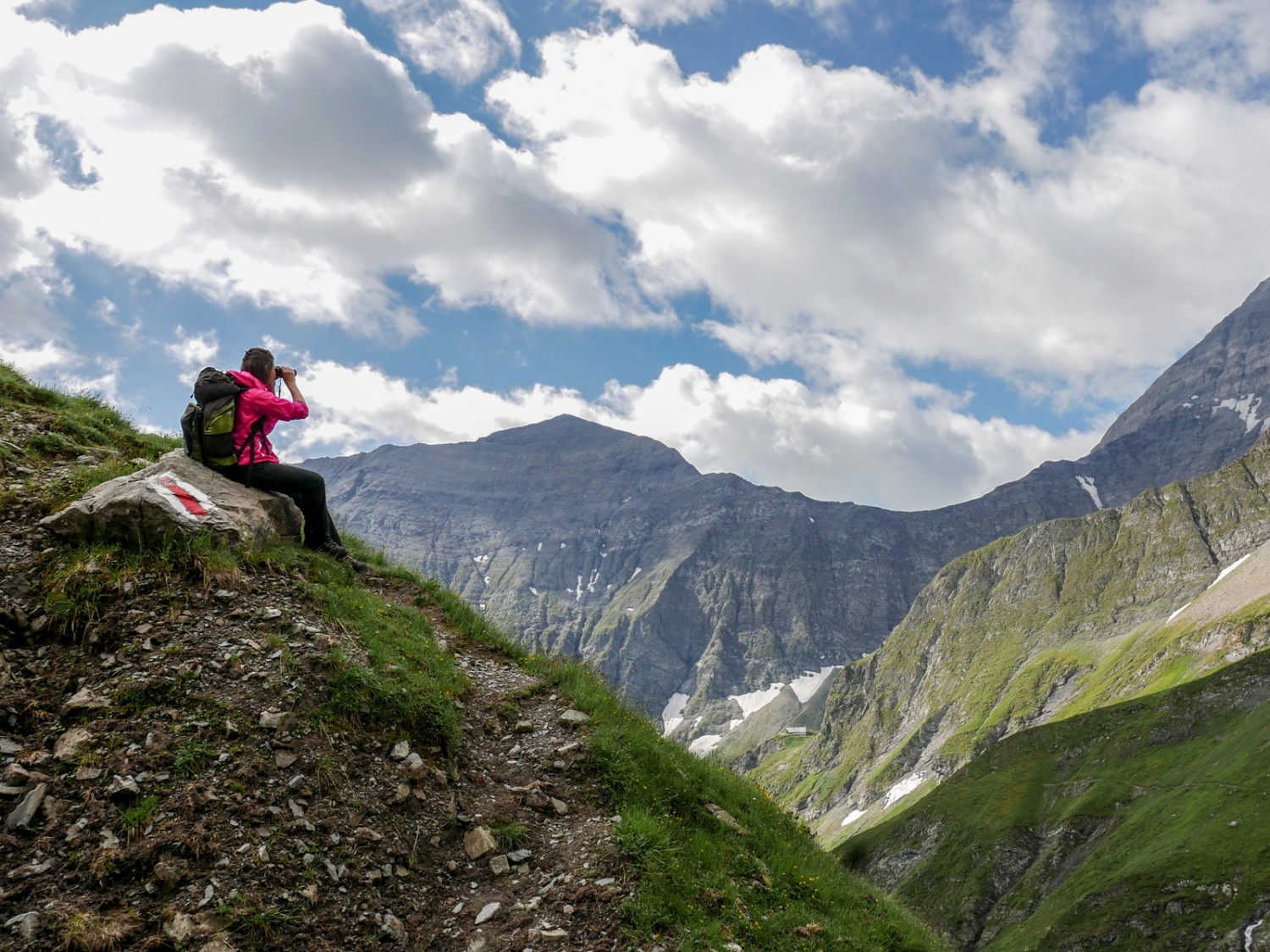 Zu beobachten gibt es auf dieser Bergwanderung einiges; man sollte also genügend Zeit einplanen! Bild: Vera In-Albon