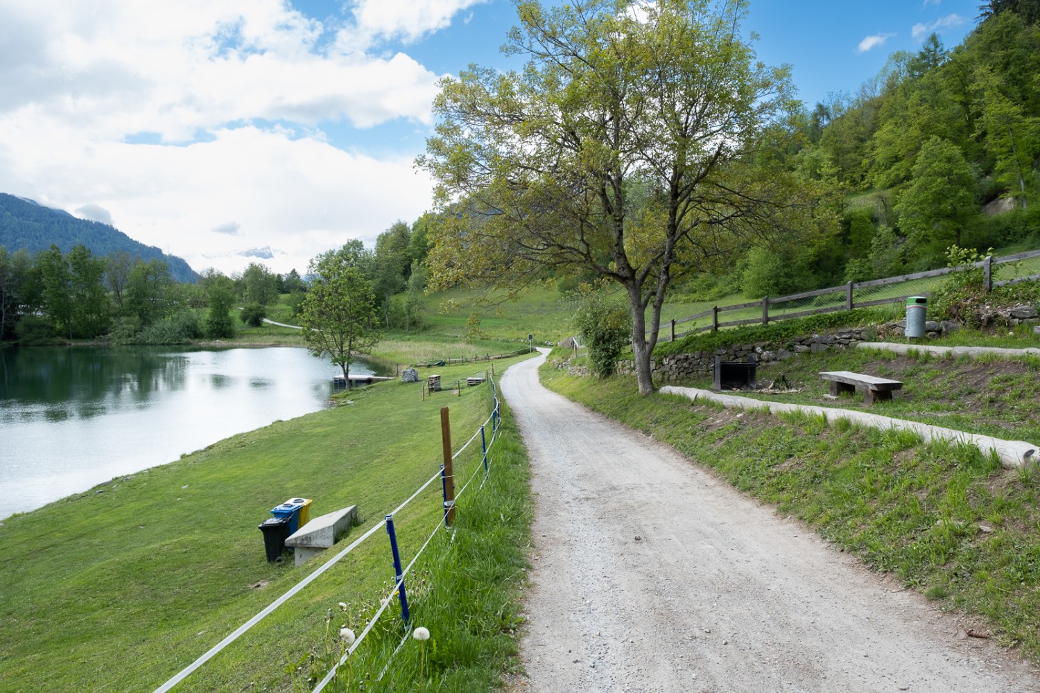 Der Canovasee bietet an heissen Tagen eine willkommene Abkühlung und einen schönen Grillplatz. Bild: Markus Ruff