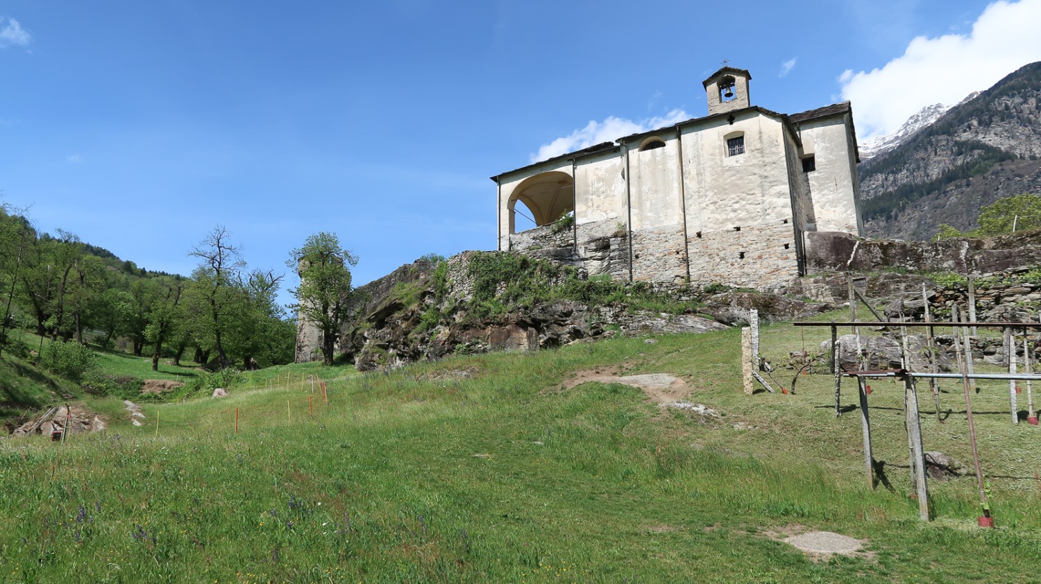 Kapelle kurz vor dem Castello di Serravalle. Bild: Loïc von Matt