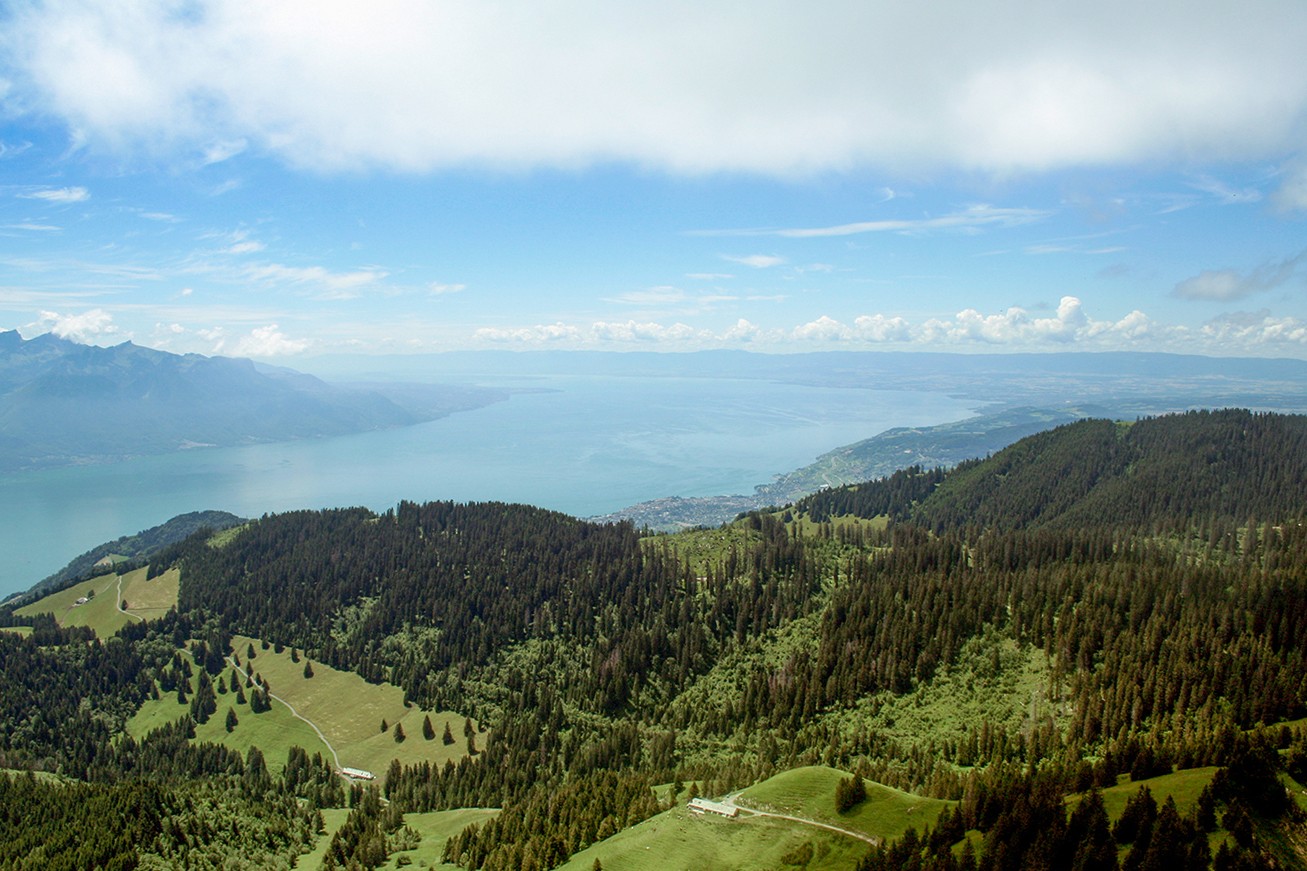 Atemberaubender Blick vom Col de Jaman auf den Genfersee.