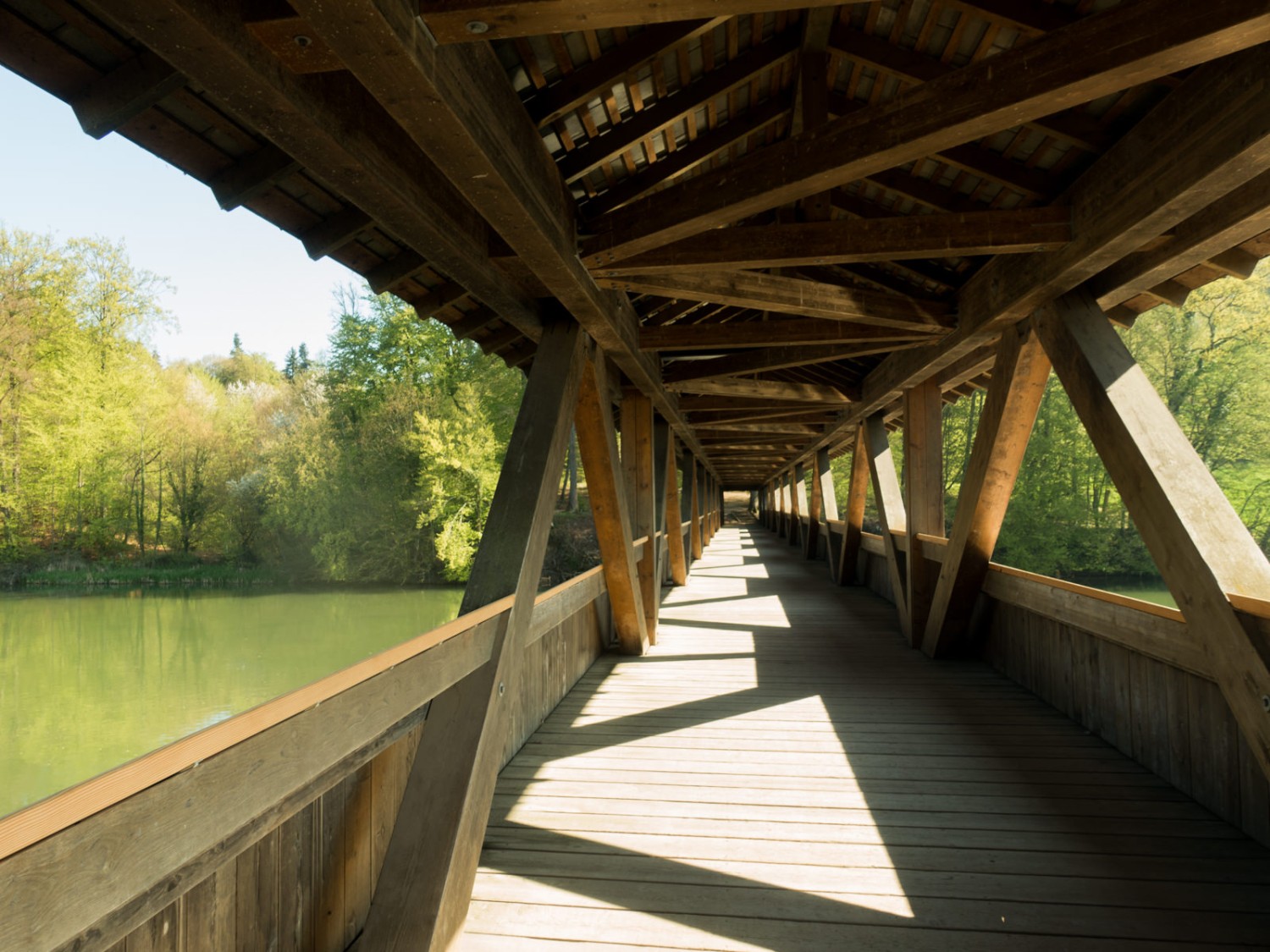 Die Holzbrücke bei Hermetschwil. Bild: Vera In-Albon