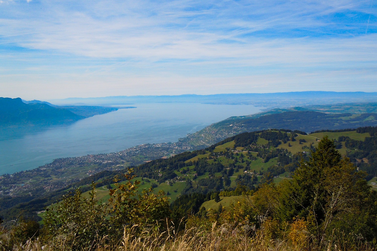 Vom Gipfel von Le Folly hat man eine herrliche Aussicht auf den Genfersee.
Bild: Marcel Fragnière