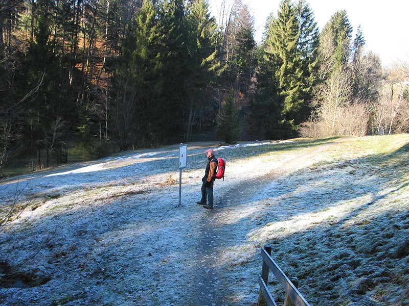 Tafeln informieren entlang des Thurwegs über das «Energietal Toggenburg».