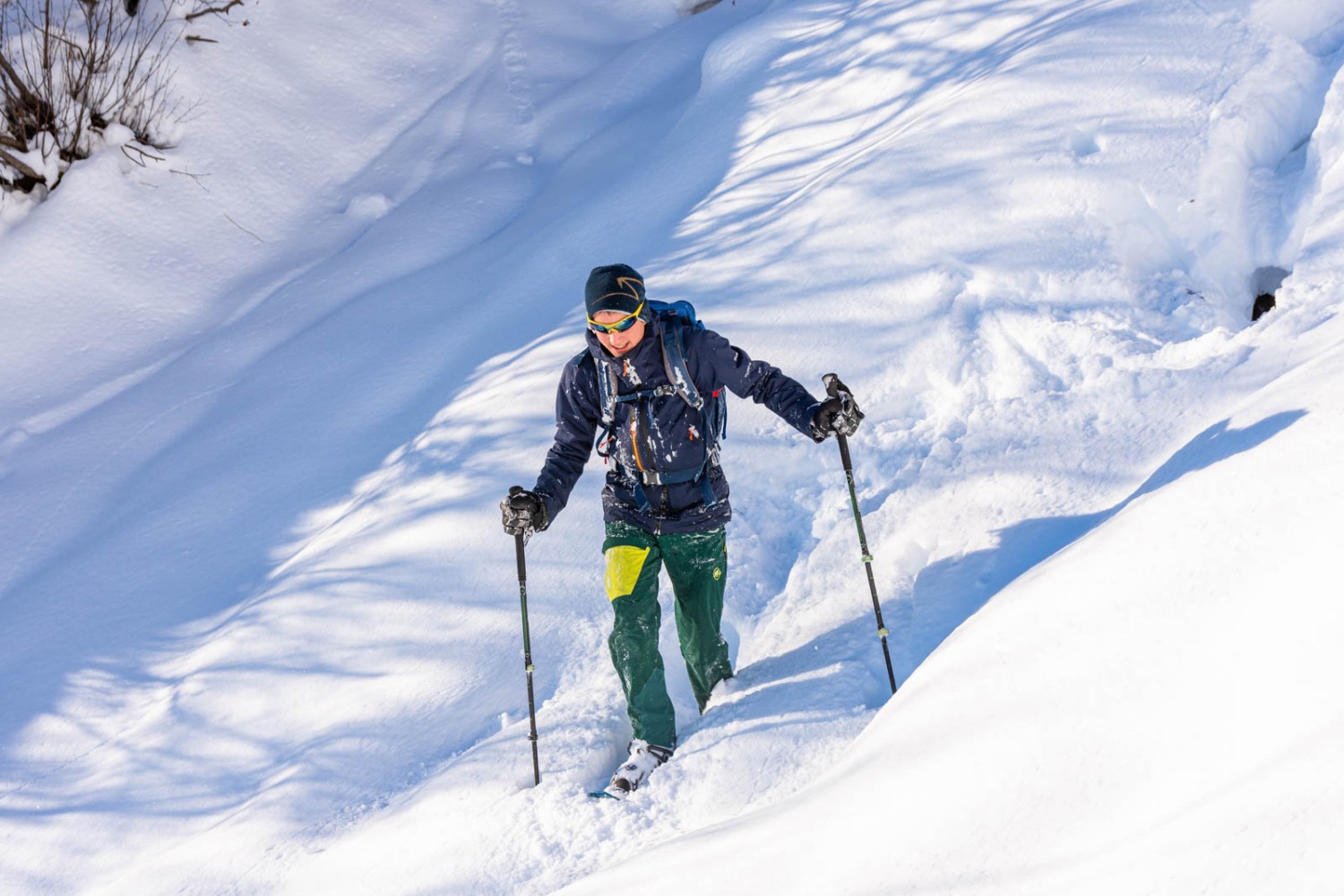 Im weichen Pulverschnee macht das Schneeschuhwandern noch viel mehr Spass. Bild: Franz Ulrich