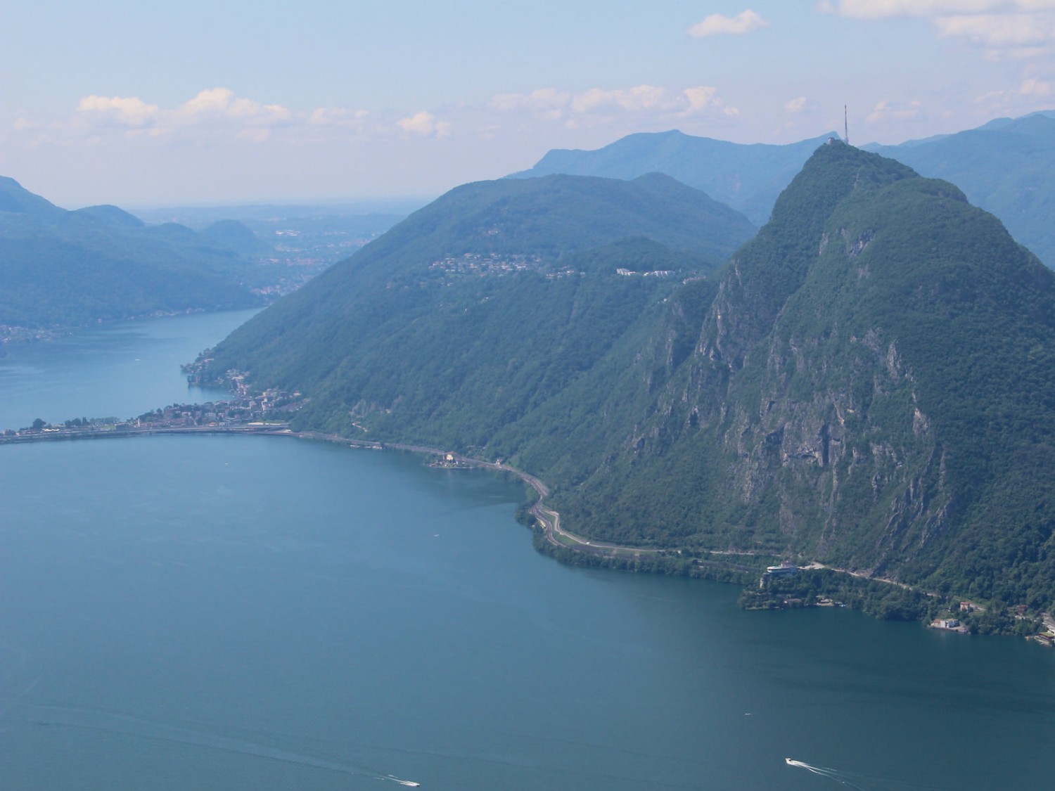 Fürstlicher Ausblick vom Monte Brè auf das Luganese und seinen See. Foto: Andreas Sommer