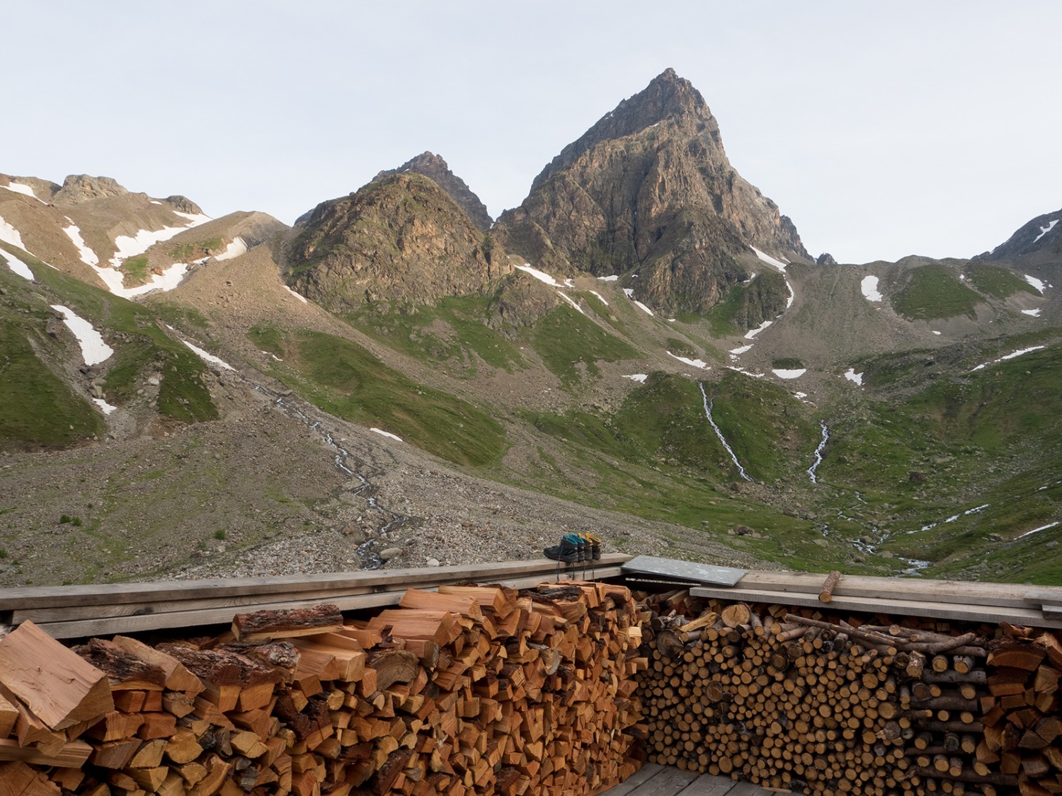 Der Piz Buin schliesst das Val Tuoi ab. Blick von der Tuoi-Hütte aus.