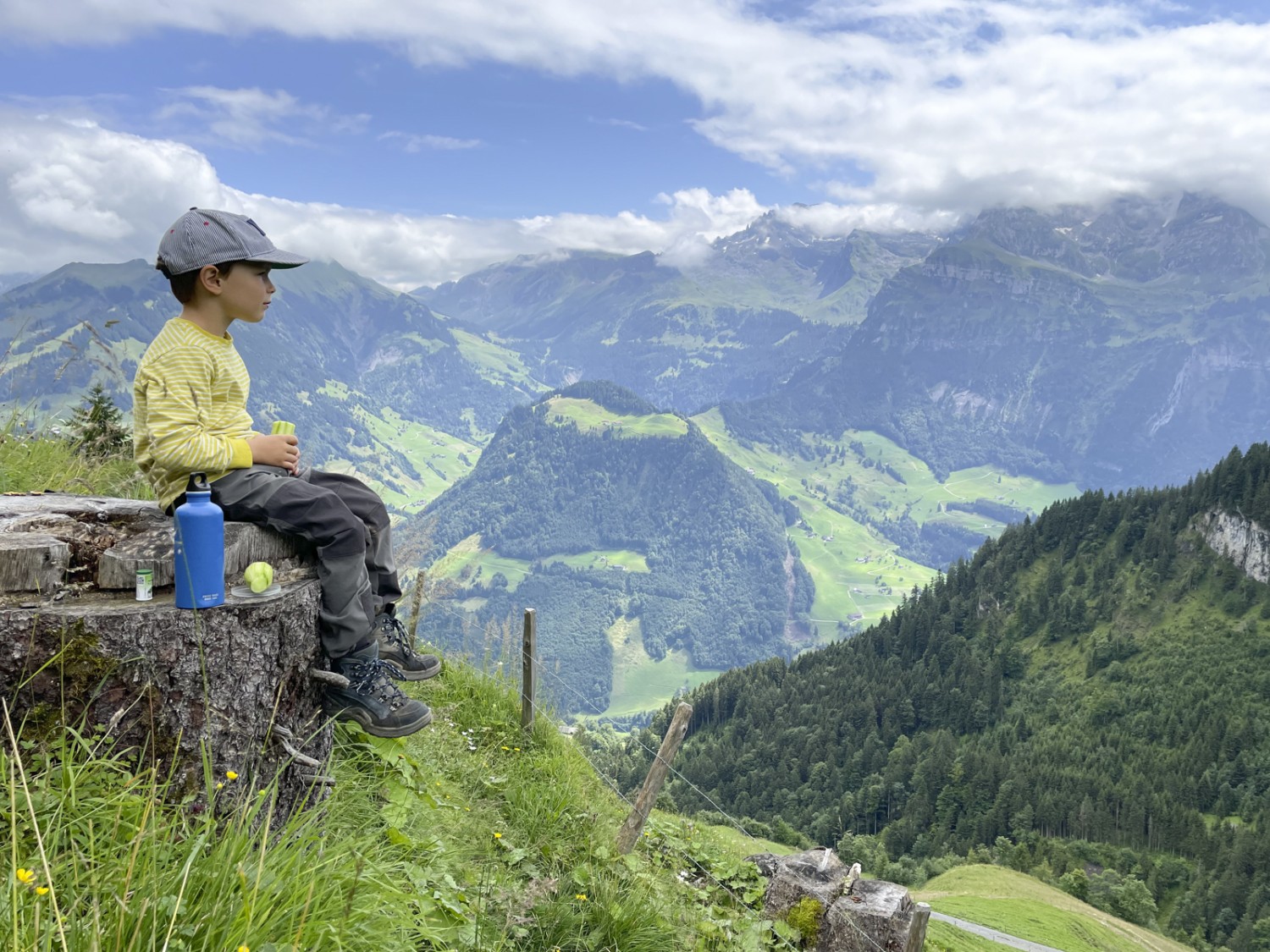 Picknick mit Aussicht oberhalb der Oberalp. Bild: Rémy Kappeler
