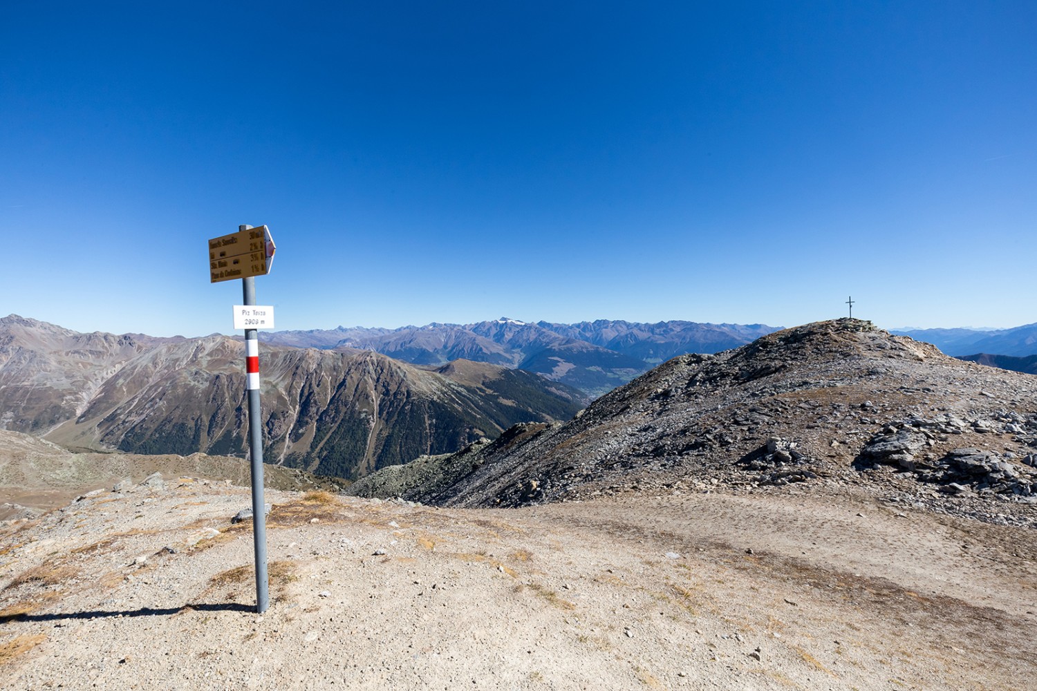 Viel Platz und Aussicht auf dem Piz Terza. 