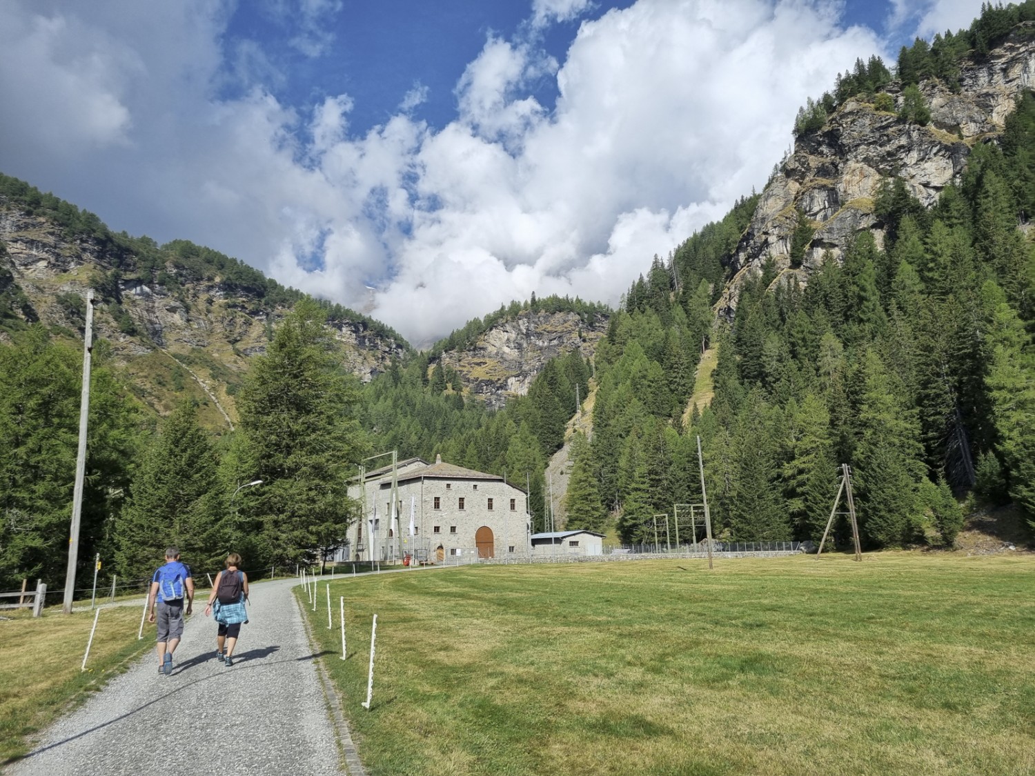 Peu après le départ, près de la centrale hydroélectrique à Cavaglia. Photo: Nathalie Stöckli