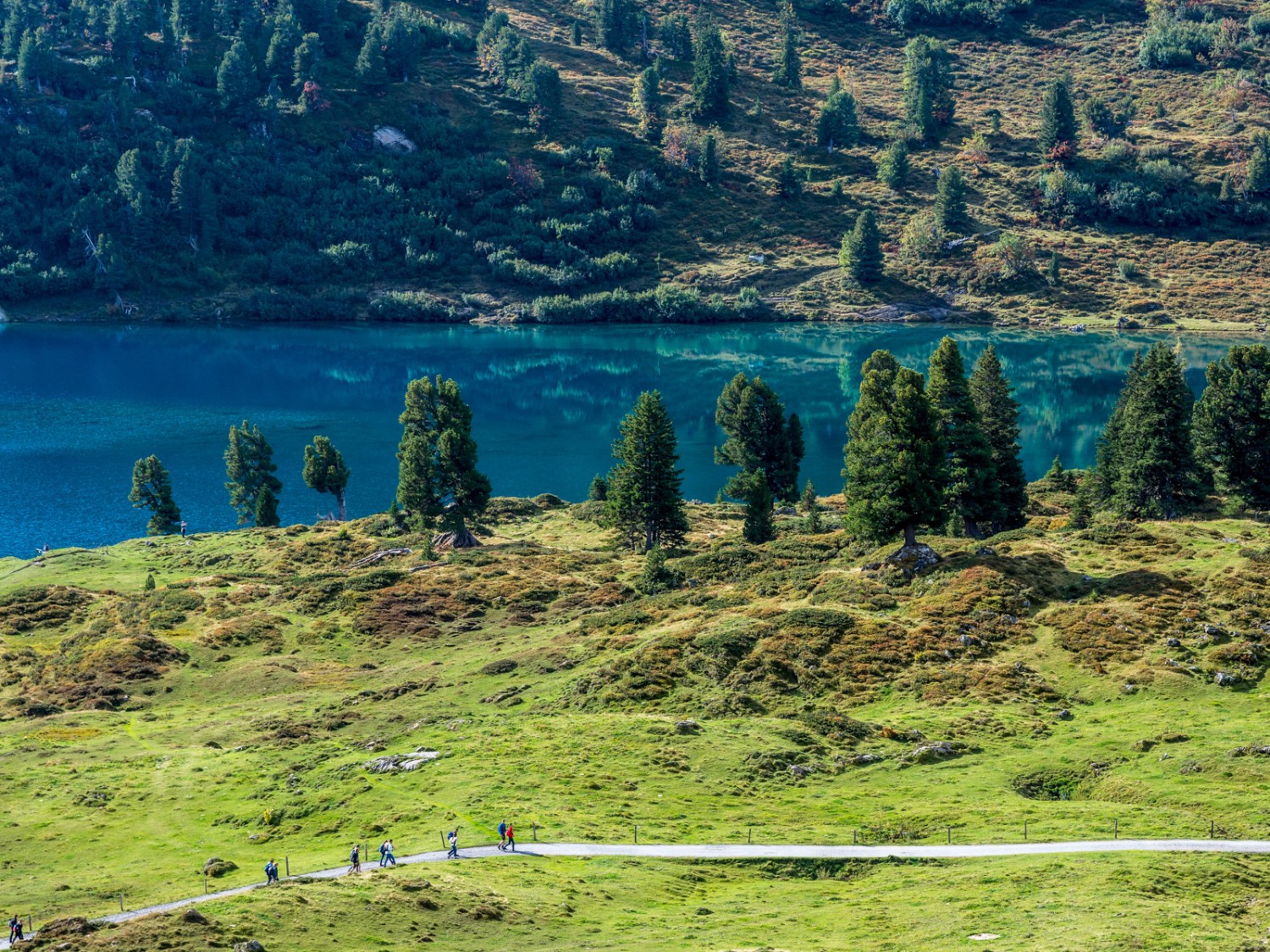 Der Engstlensee ganz in Türkis. Bild: Franz Ulrich