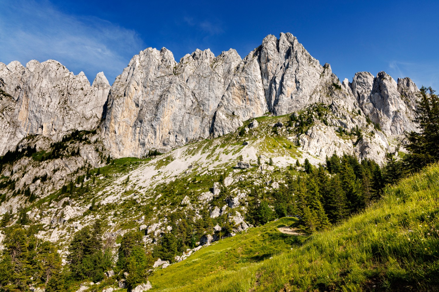 Unwirtlich, aber liebenswert: Die Gastlosen sind ein Paradies für Wanderer und Kletterer. Bild: Severin Nowacki