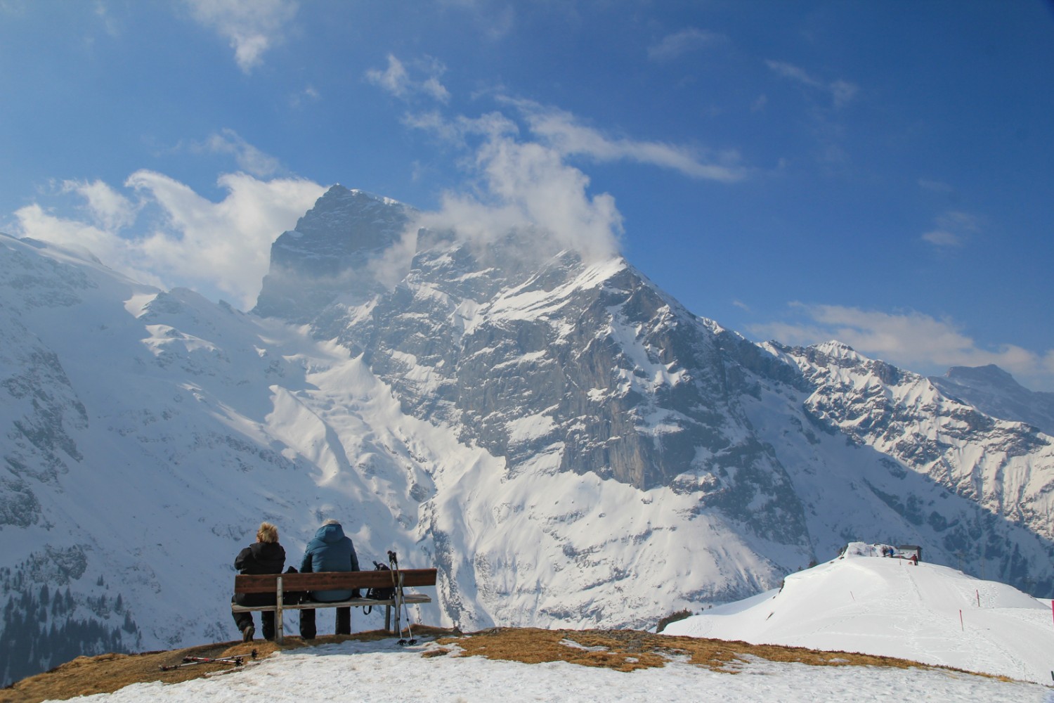 Dieser Ort verdient eine Sitzbank: der Blick auf die Titlis Nordwand ist grossartig. Bild: Elsbeth Flüeler