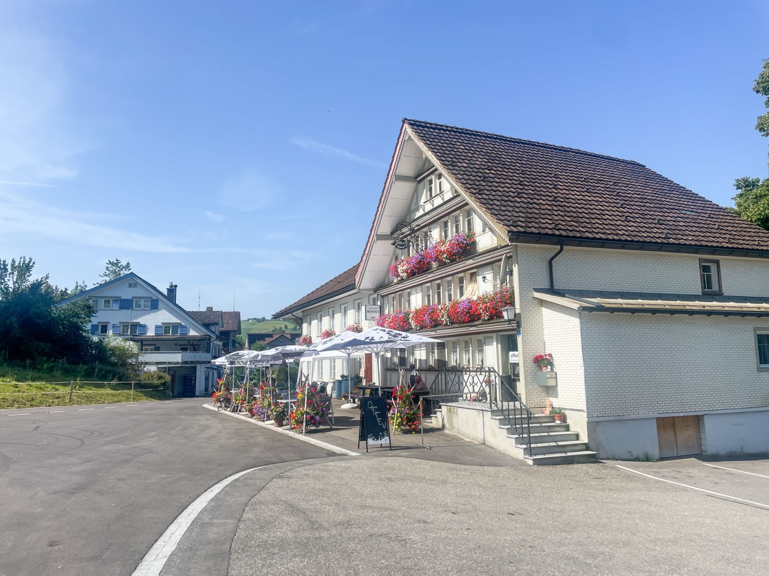Nel borgo di Bächli ci attende la locanda Rössli.