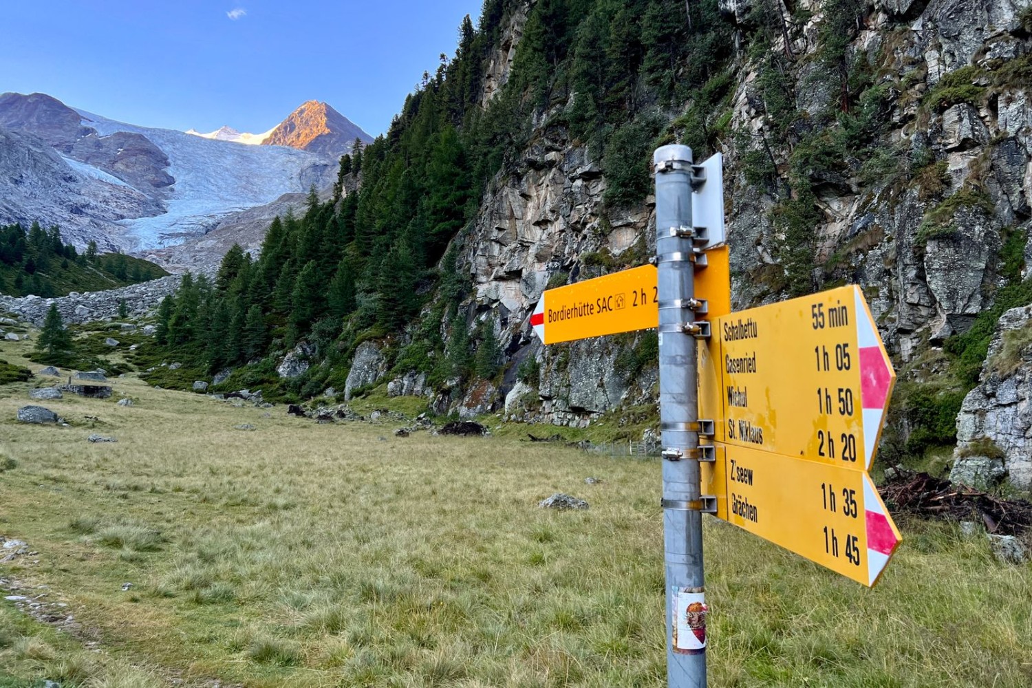 La petite vallée d’Alpja.