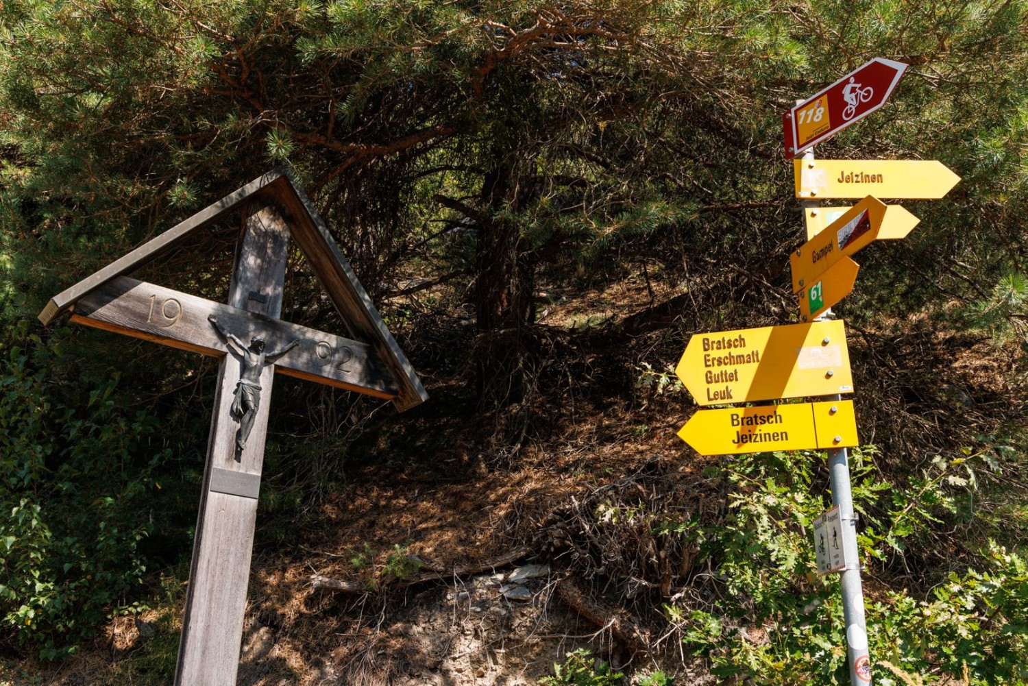 Des indicateurs et des croix présents durant la montée