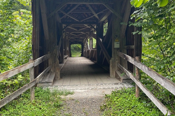 Wandern, jassen, geniessen ein Tag mit lauter Trümpfen