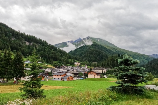 Durch die Moränenlandschaft im Vallon de Valsorey