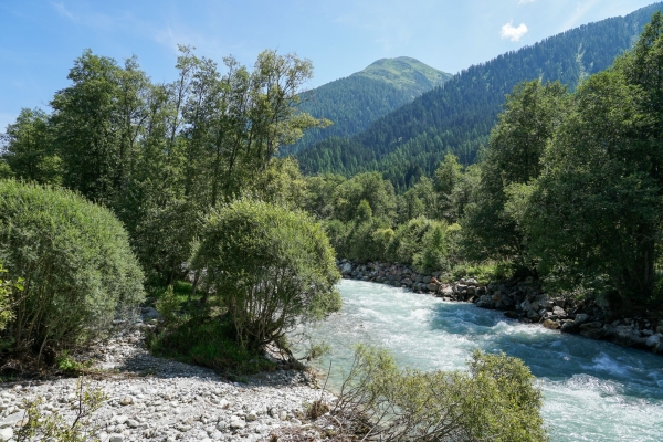 Sonnenterrasse mit Ausblick auf das Goms