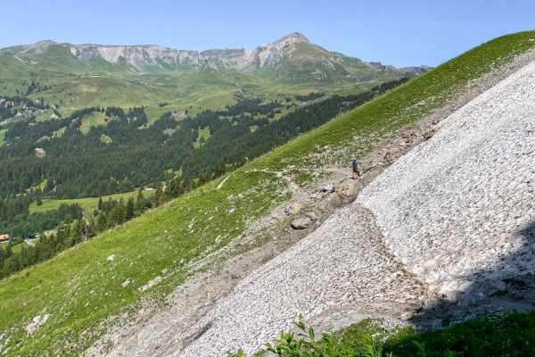 Chemin des falaises vers la Glecksteinhütte