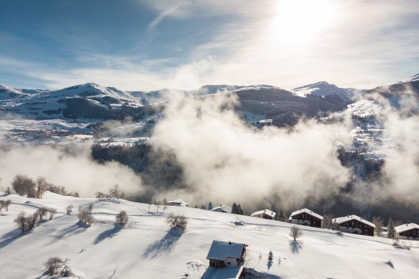 Unterwegs im imposanten Bergpanorama