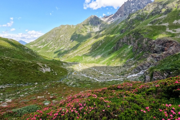 Durch die Moränenlandschaft im Vallon de Valsorey