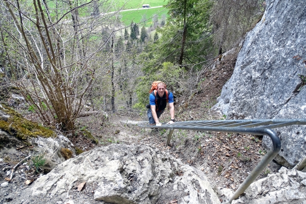 Sentiero delle grotte e terme di Simmental