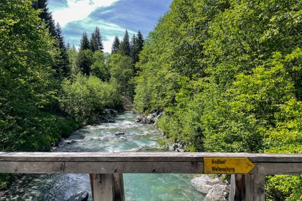 Durch die Bergdörfer der Surselva