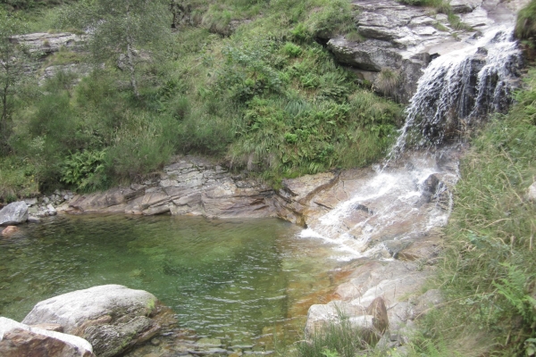 Un tuffo nel passato e nella cascata della Val Redorta