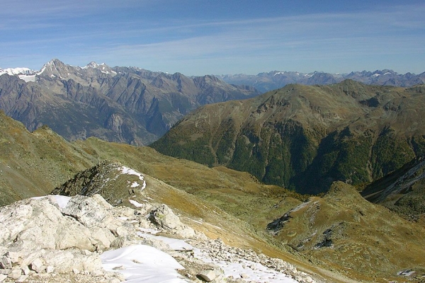 R33: Wandernacht 2026 wenn der Abendhimmel noch in warmen Farben leuchtet...von Unterems nach Tignousa