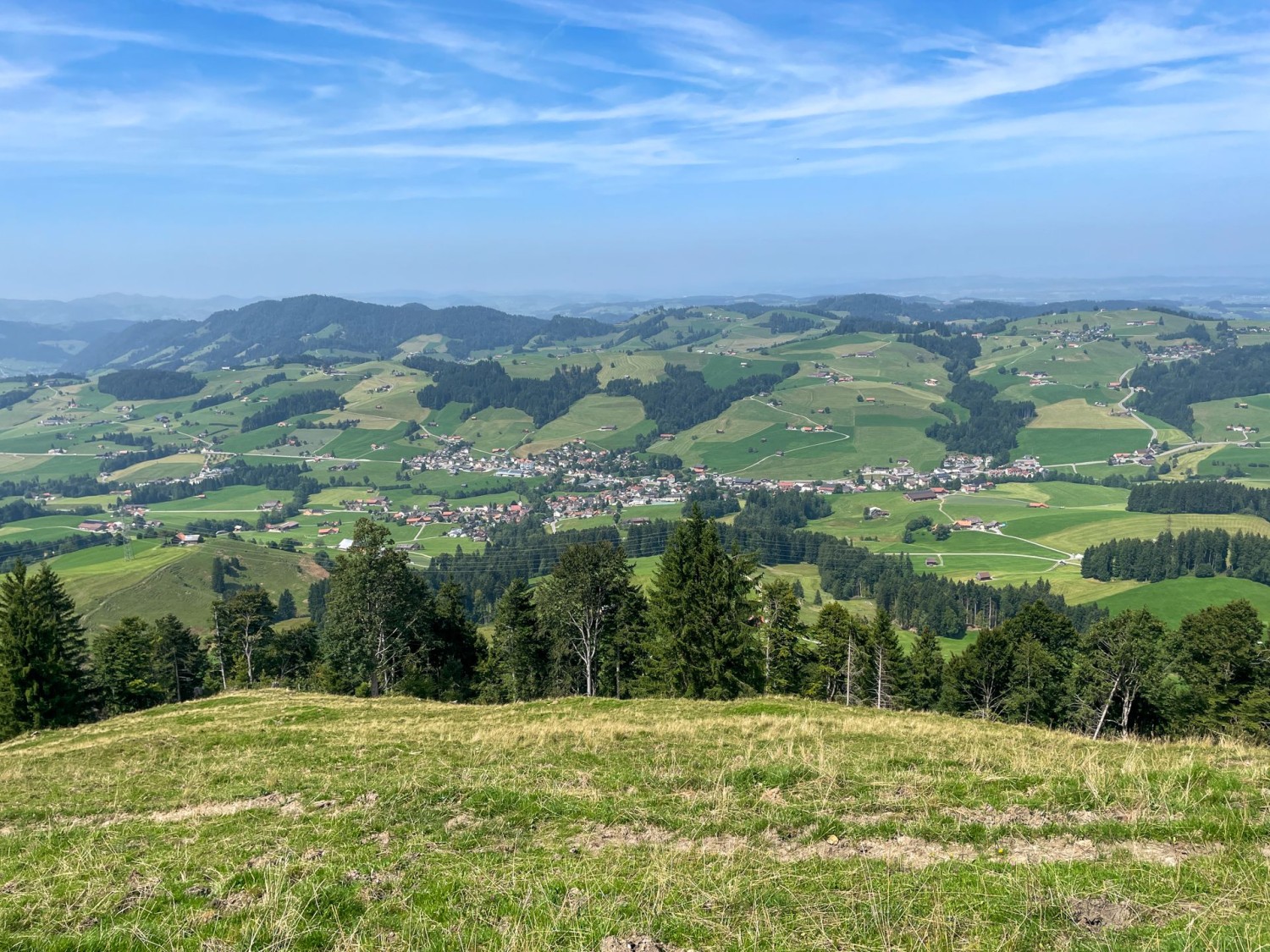 Une halte sur le Hochhamm: très belle vue sur le pays d’Appenzell.