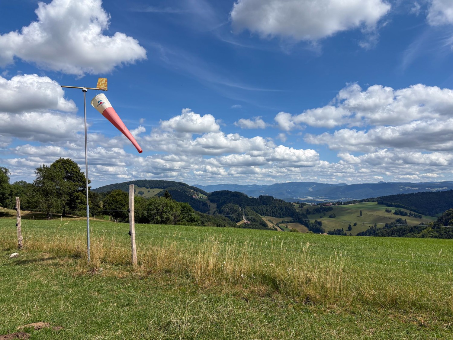 Bei guter Sicht sieht man hier bis zu den Berner Alpen.