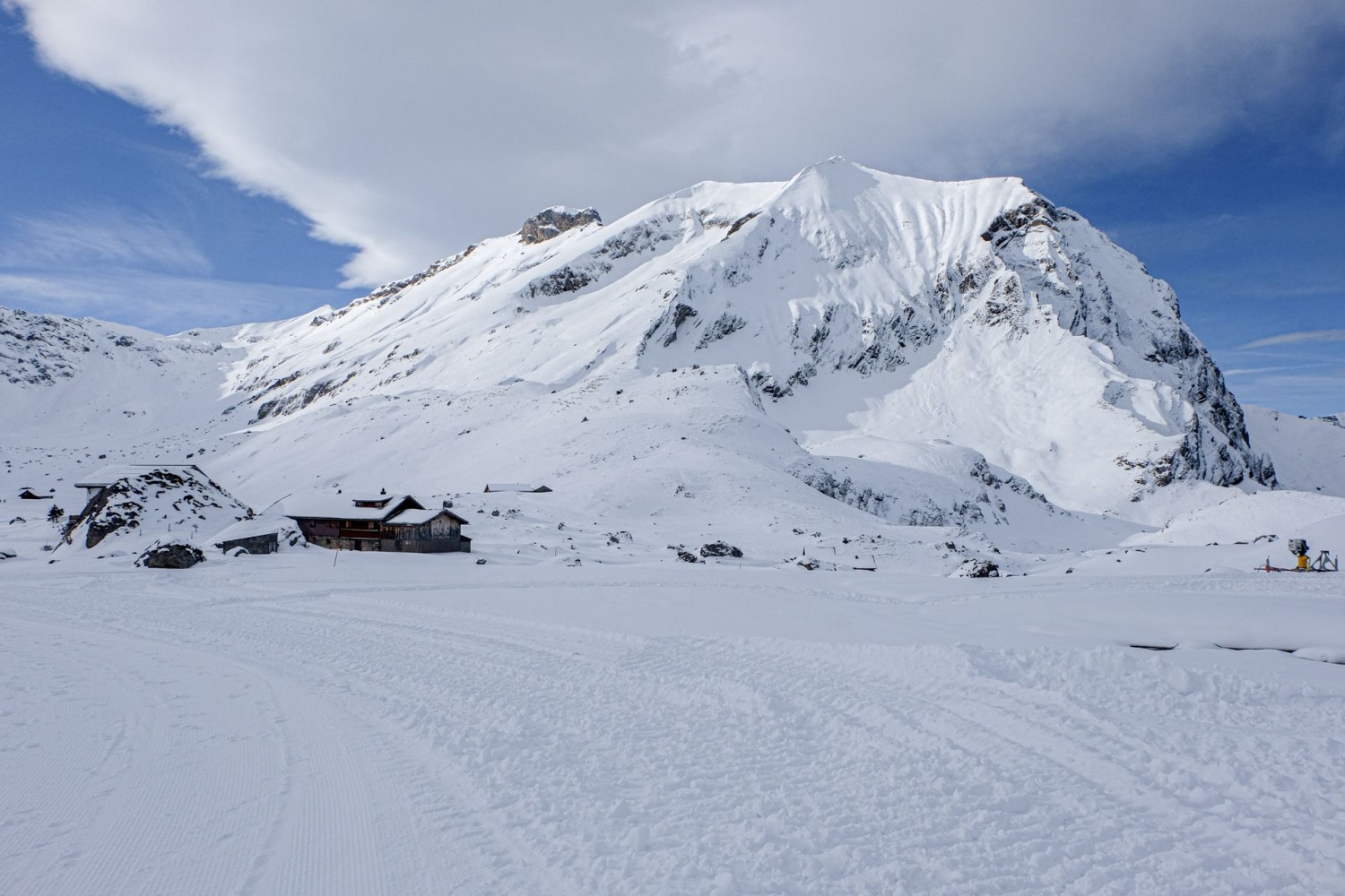 Am Fuss des Rotstocks trifft man auf den Rüebi-Rundwanderweg.