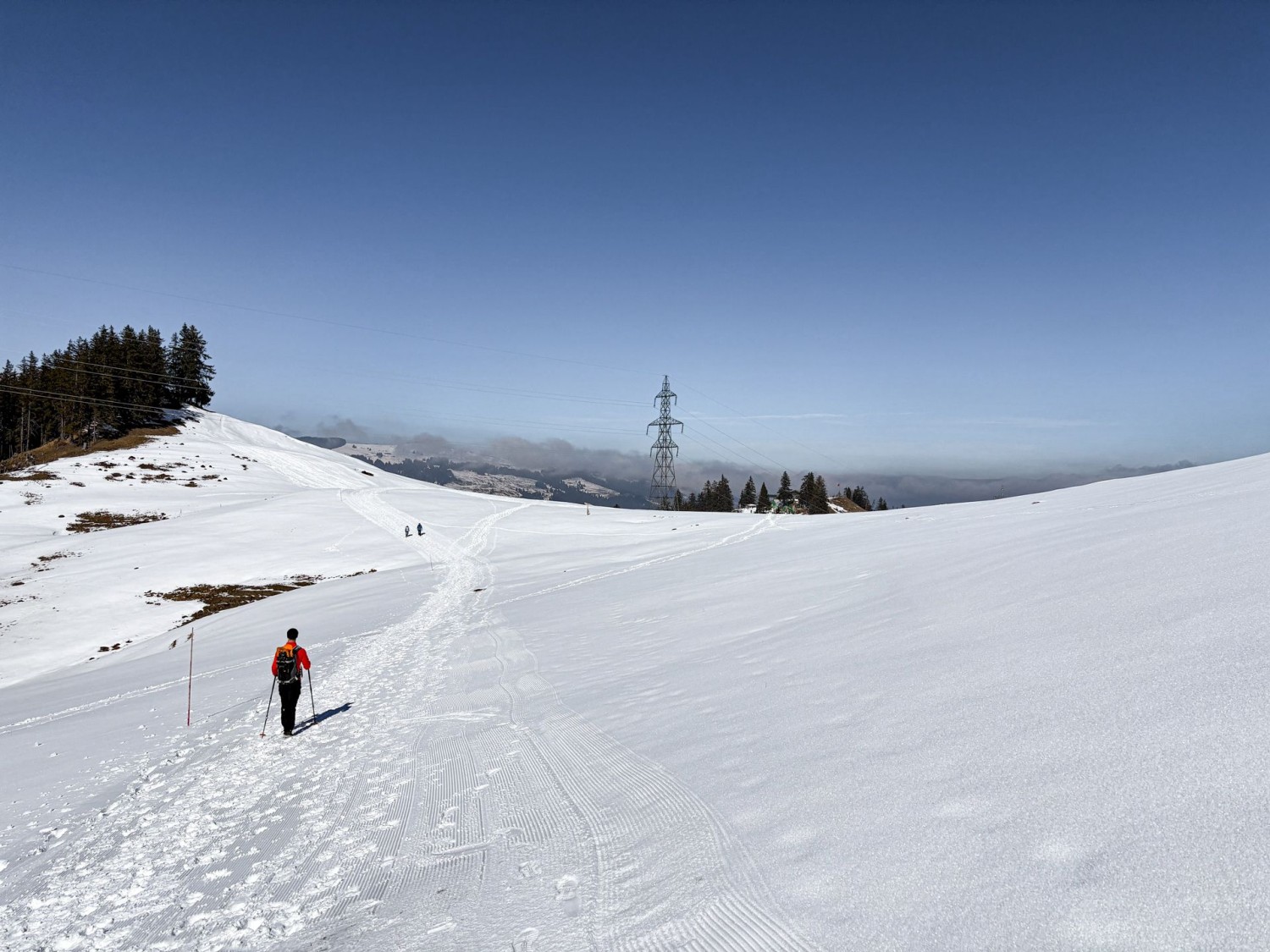 Die Wanderung verläuft ohne nennenswerte Steigung.